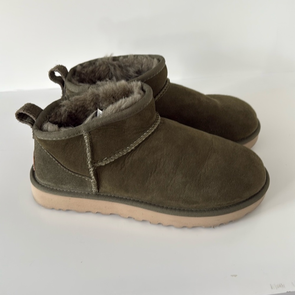 Ugg Ultra Mini - image 1
